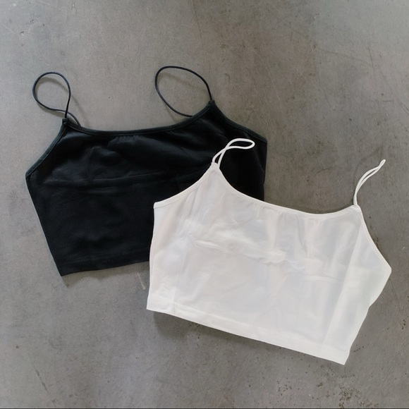 mariposa | black basic crop top - Picture 2 of 3